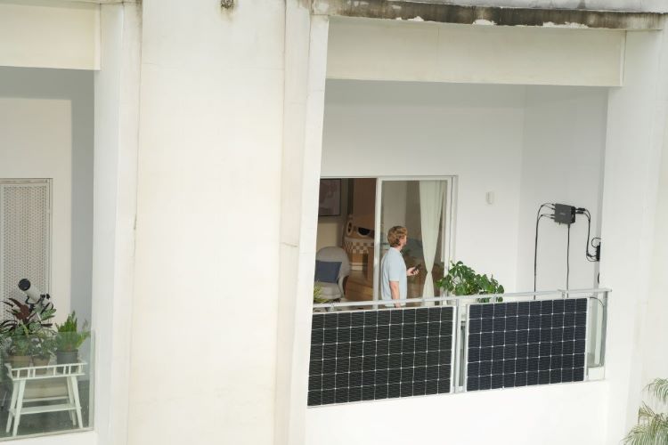 Quel kit panneau solaire peut-on connecter à une prise 220v ?