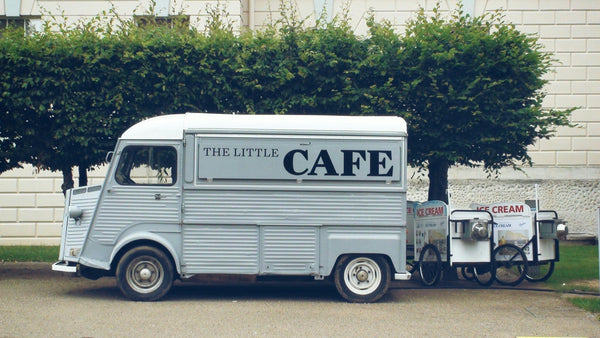 un food truck qui sert des café