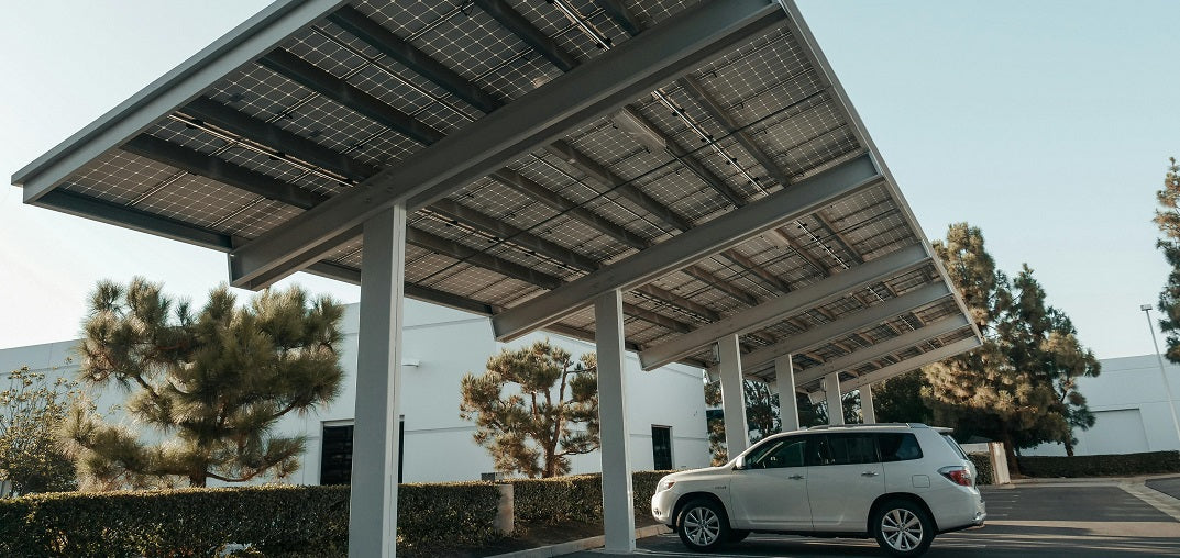 un exemple d'ombrière photovoltaïque sur un parking